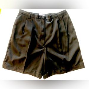 Sz 10 Black Shorts NWT